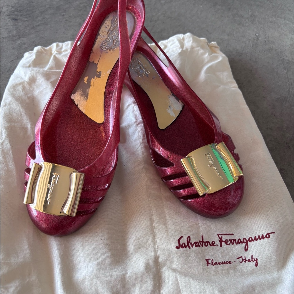 Salvatore Ferragamo Red and Gold Flats with Metallic Accents